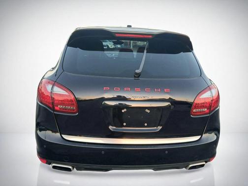 Jet Black Metallic 2011 Porsche Cayenne Cayenne