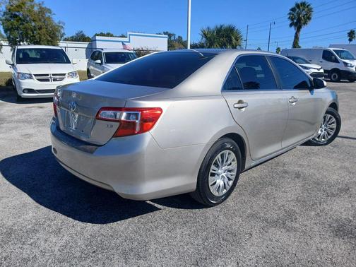 2014 Toyota Camry LE