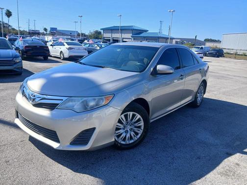 2014 Toyota Camry LE