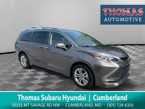 2022 Toyota Sienna Platinum 7 Passenger