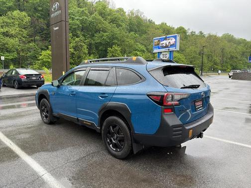 Geyser Blue 2024 Subaru Outback Wilderness