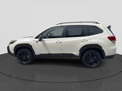 Crystal White Pearl 2023 Subaru Forester Wilderness