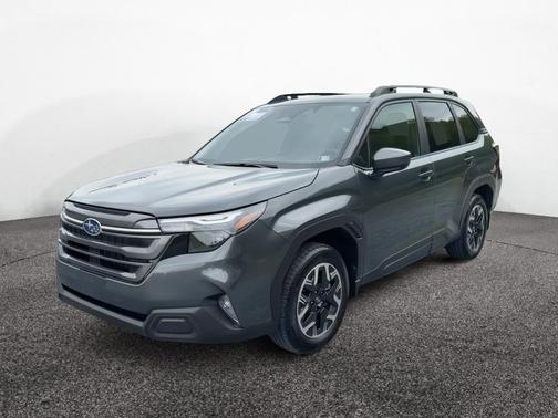 Magnetite Gray Metallic 2025 Subaru Forester Premium