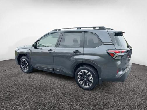 Magnetite Gray Metallic 2025 Subaru Forester Premium
