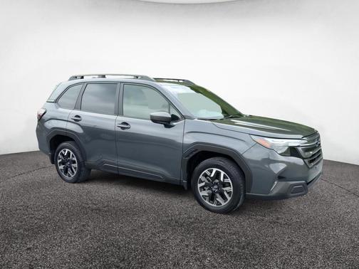 Magnetite Gray Metallic 2025 Subaru Forester Premium