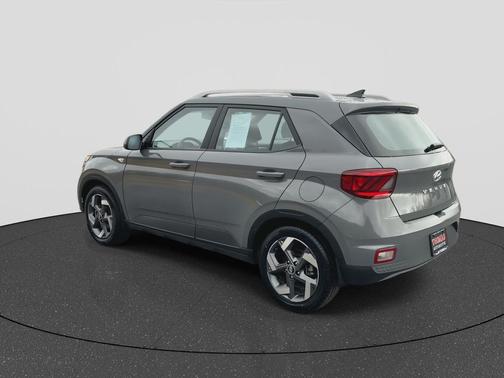 2022 Hyundai VENUE SEL