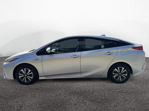 Classic Silver Metallic 2017 Toyota Prius Prime Advanced