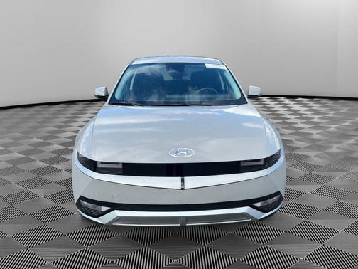 2024 Hyundai IONIQ 5 SE