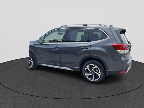 Magnetite Gray Metallic 2023 Subaru Forester Touring