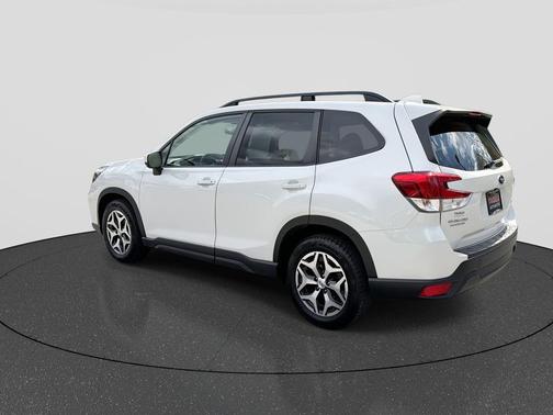 Crystal White Pearl 2021 Subaru Forester Premium