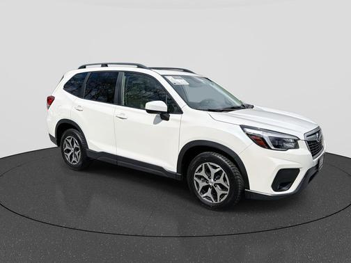 Crystal White Pearl 2021 Subaru Forester Premium