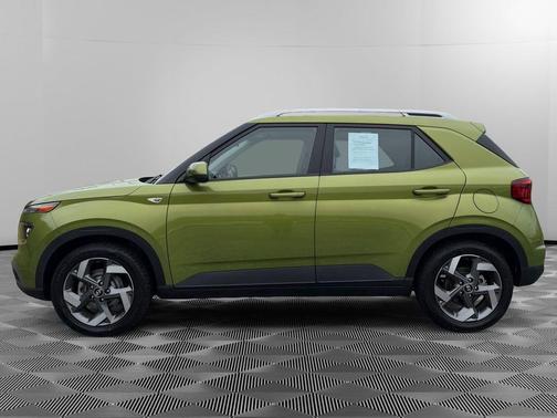 2022 Hyundai VENUE SEL