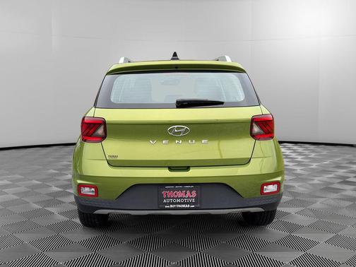 2022 Hyundai VENUE SEL