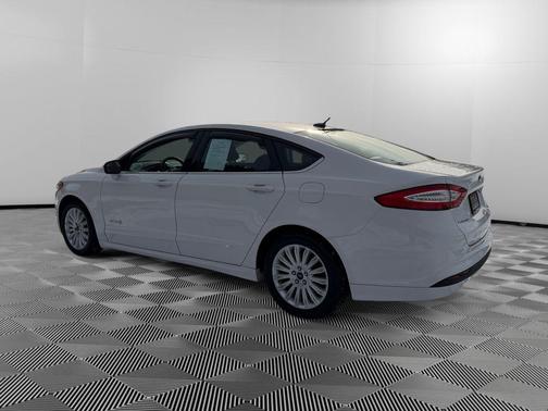 2016 Ford Fusion Hybrid SE