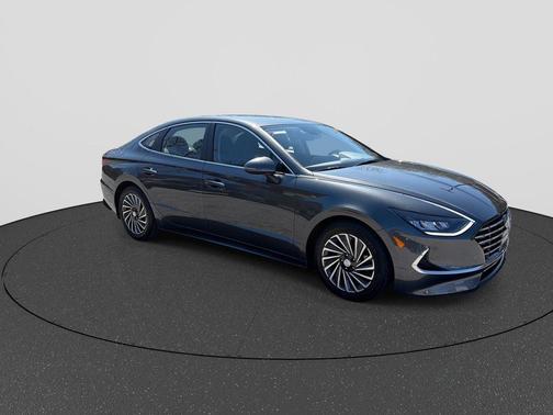 2022 Hyundai SONATA Hybrid SE