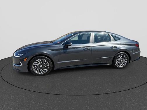 2022 Hyundai SONATA Hybrid SE
