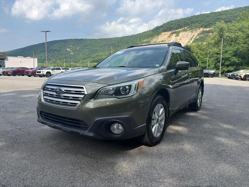 Wilderness Green Metallic 2017 Subaru Outback 2.5i Premium