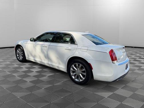 2016 Chrysler 300 Limited