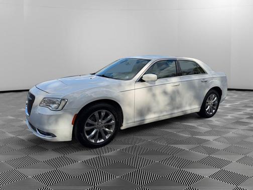 2016 Chrysler 300 Limited