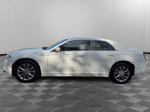 2016 Chrysler 300 Limited