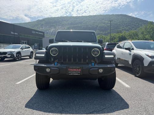 Earl Clearcoat 2023 Jeep Wrangler 4xe Base