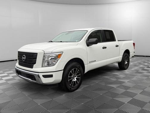 2024 Nissan Titan SV