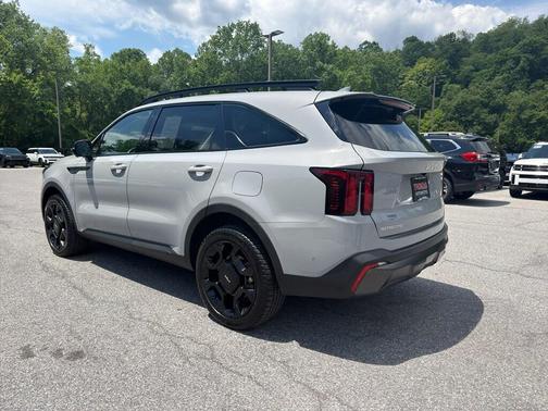 Wolf Gray 2024 Kia Sorento SX