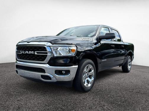 Diamond Black Crystal Pearlcoat 2022 RAM 1500 Big Horn/Lone Star