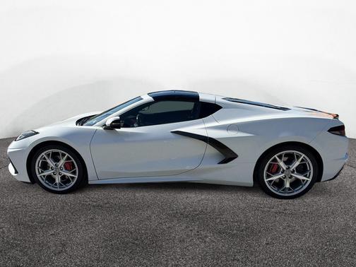 Arctic White 2021 Chevrolet Corvette Stingray w/1LT