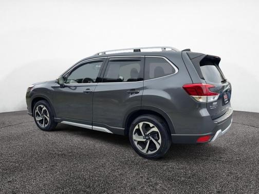 Magnetite Gray Metallic 2024 Subaru Forester Touring