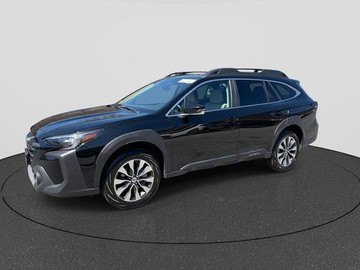 Crystal Black Silica 2025 Subaru Outback Limited