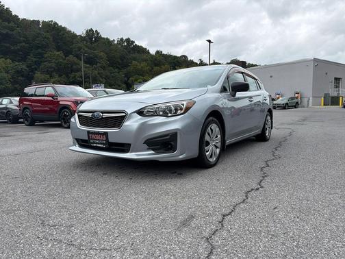 Ice Silver Metallic 2019 Subaru Impreza 2.0i