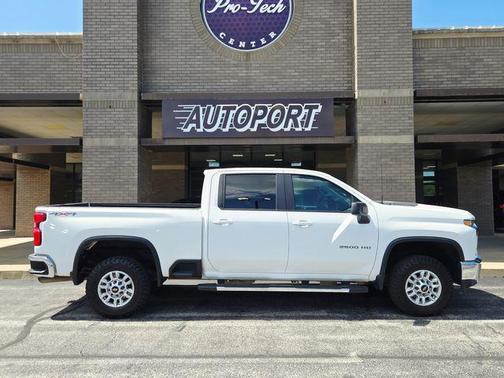 Summit White 2022 Chevrolet Silverado 2500 LT