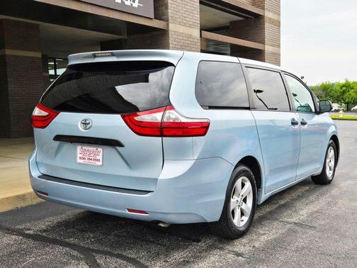 2015 Toyota Sienna L