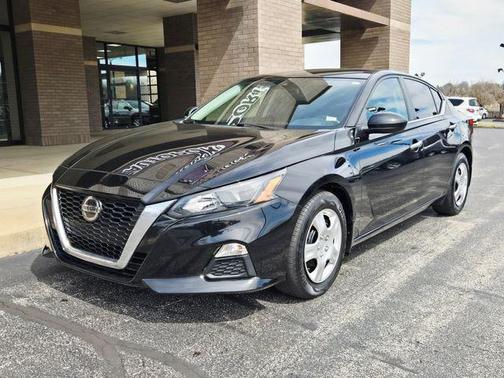 Super Black 2022 Nissan Altima S FWD