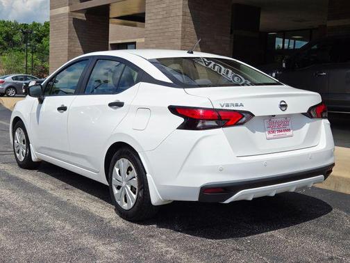 2021 Nissan Versa 1.6 S