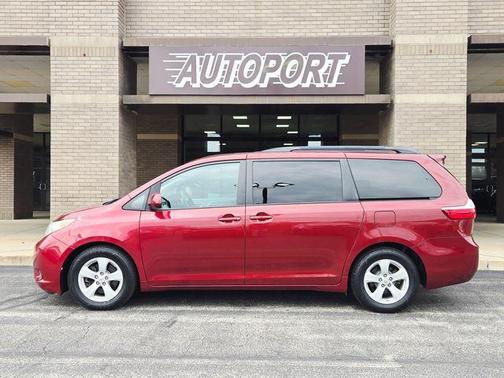 2015 Toyota Sienna LE