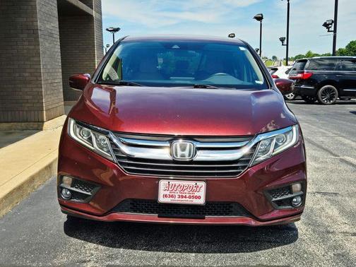 Deep Scarlet Pearl 2019 Honda Odyssey EX