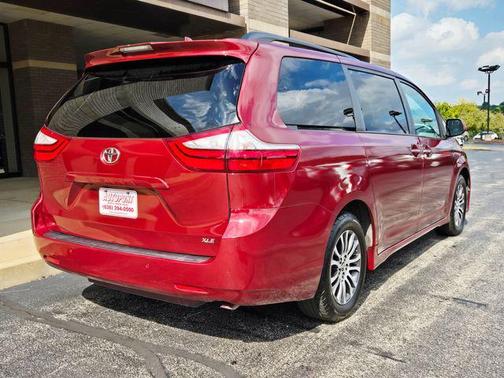 2019 Toyota Sienna XLE Premium