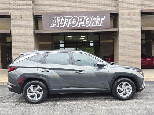 2023 Hyundai TUCSON SE