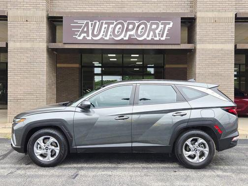 2023 Hyundai TUCSON SE