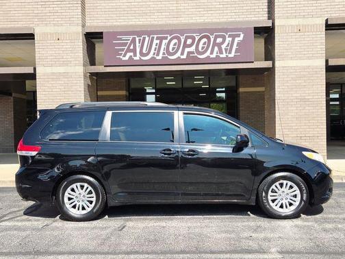 2014 Toyota Sienna XLE