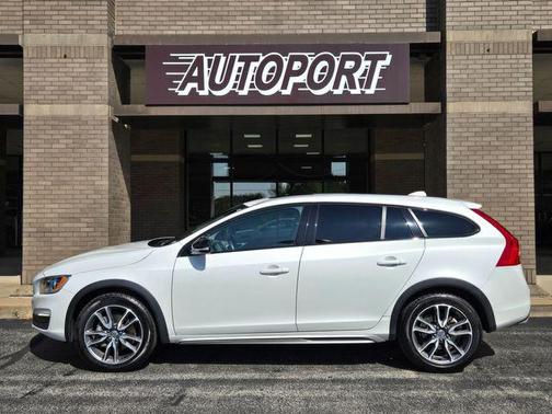 2018 Volvo V60 Cross Country T5
