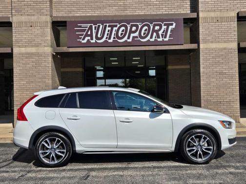 2018 Volvo V60 Cross Country T5