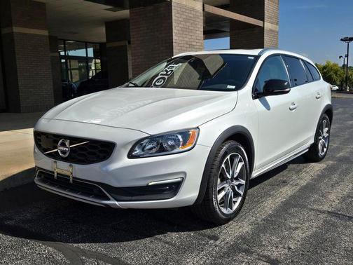 2018 Volvo V60 Cross Country T5