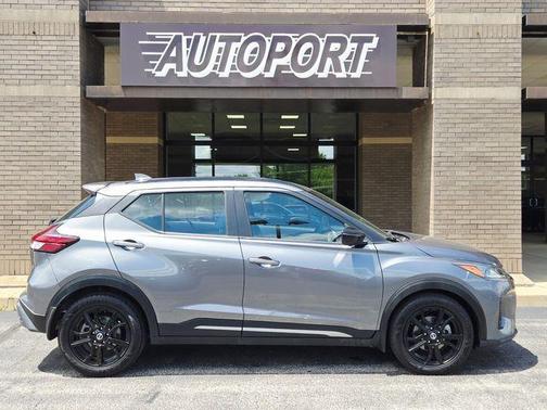 2021 Nissan Kicks SR