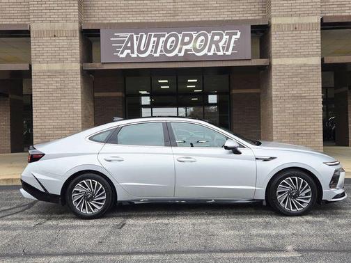 2024 Hyundai SONATA Hybrid Limited