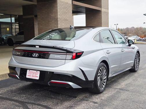 2024 Hyundai SONATA Hybrid Limited