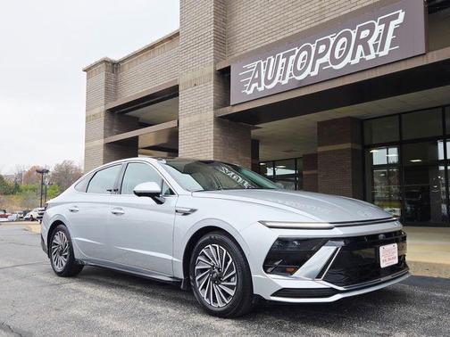 2024 Hyundai SONATA Hybrid Limited
