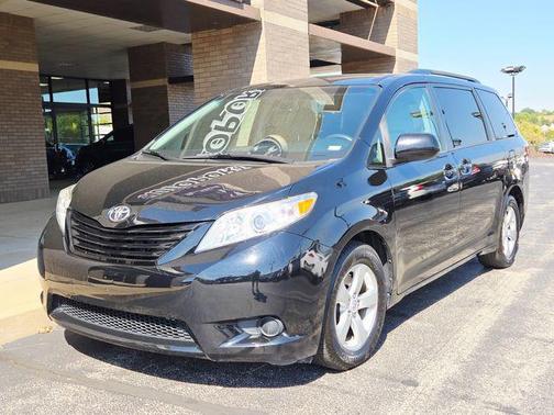 2017 Toyota Sienna LE